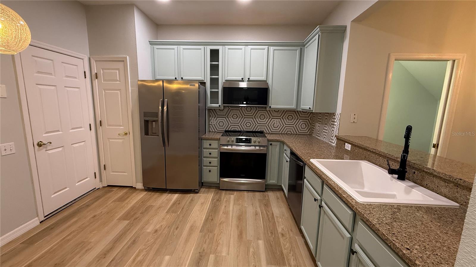 Image 6 of 23 For 3342 Covered Bridge Drive W