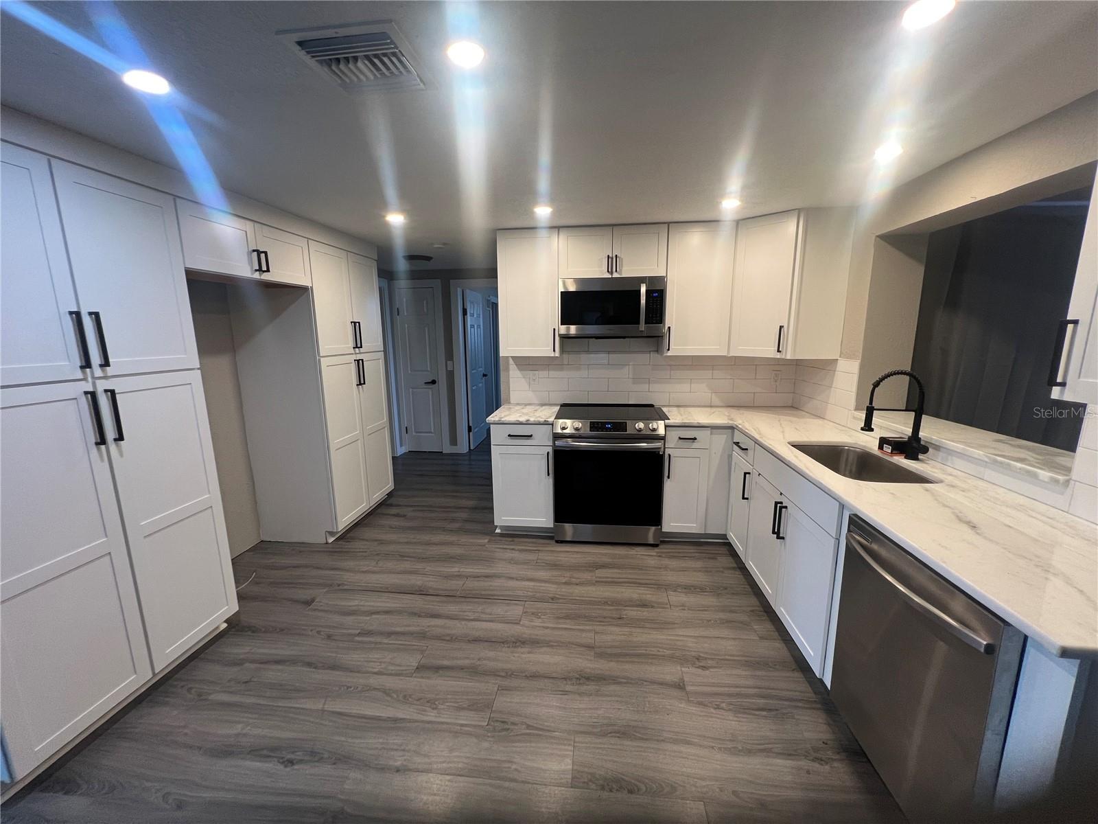 Image 3 of 13 For 6421 Stone Road