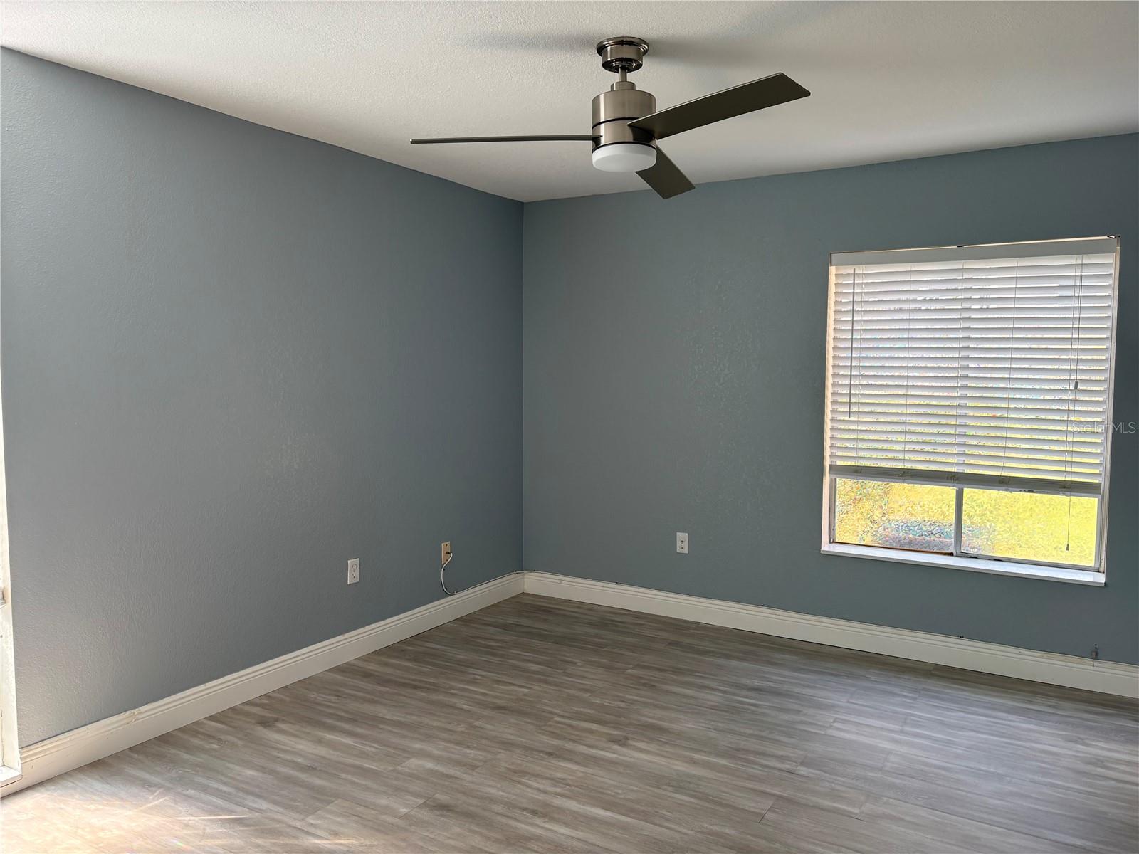 Image 10 of 28 For 3845 Lake Drive 191