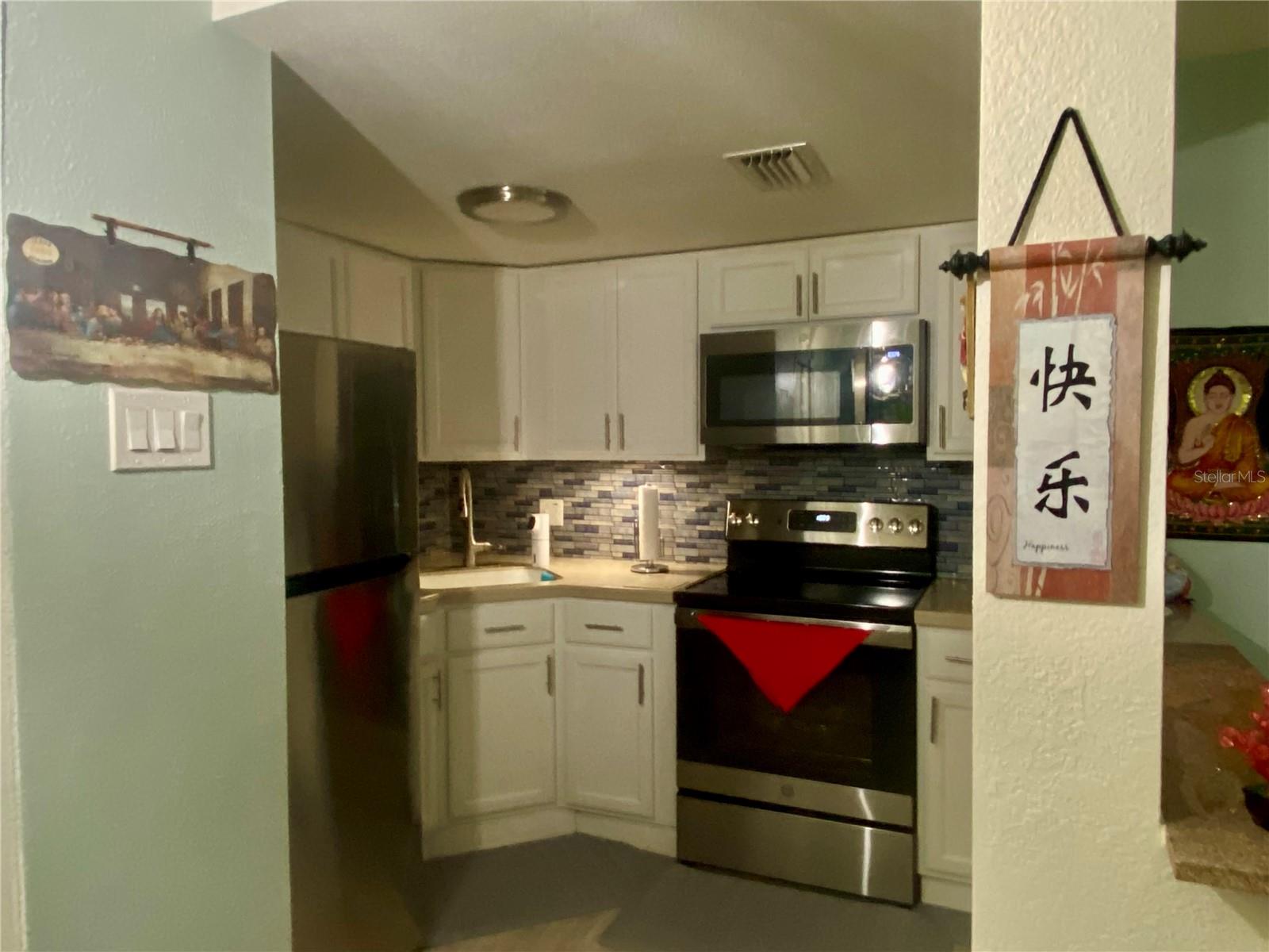 Image 17 of 28 For 3845 Lake Drive 191