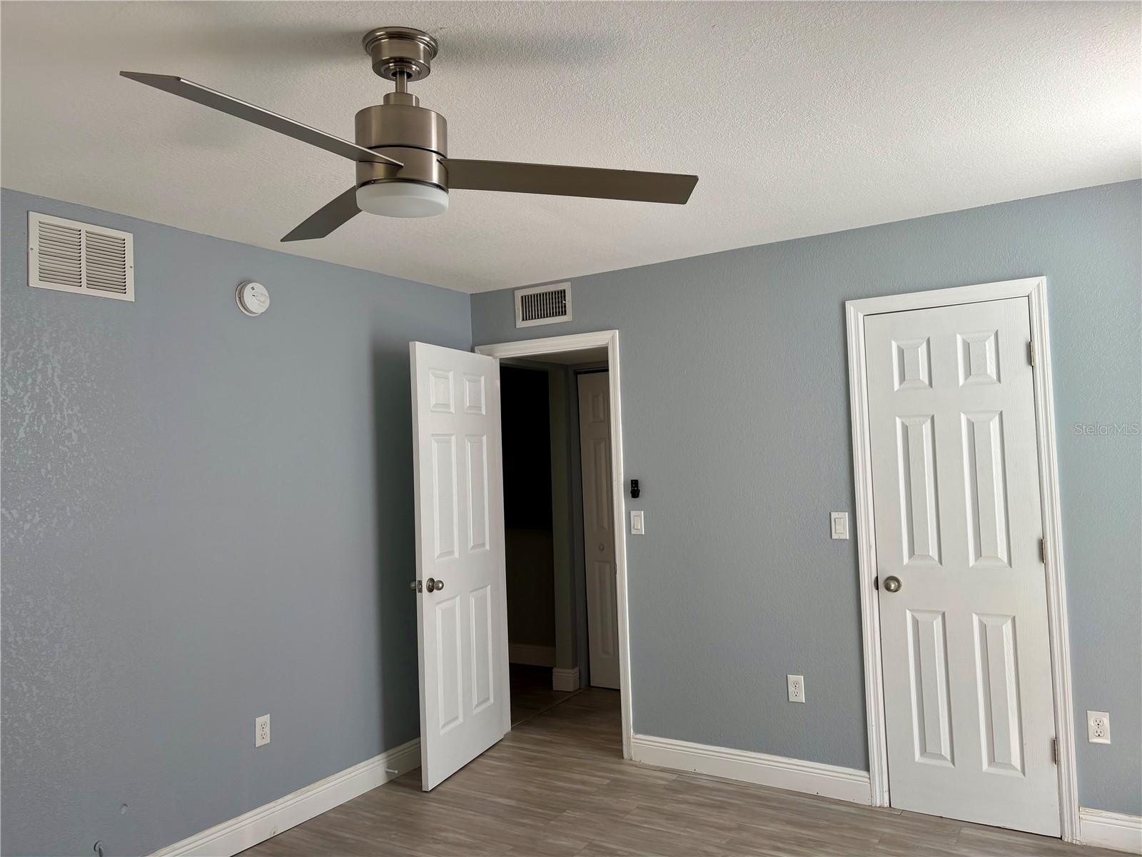 Image 9 of 28 For 3845 Lake Drive 191