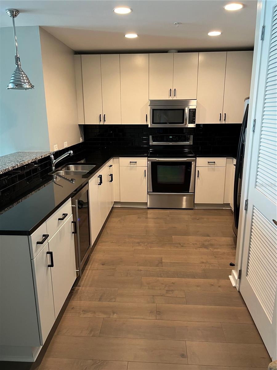 Image 9 of 19 For 777 Ashley Drive 1511