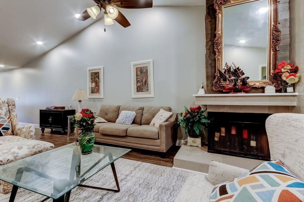 Image 16 of 31 For 3163 Landmark Drive 623