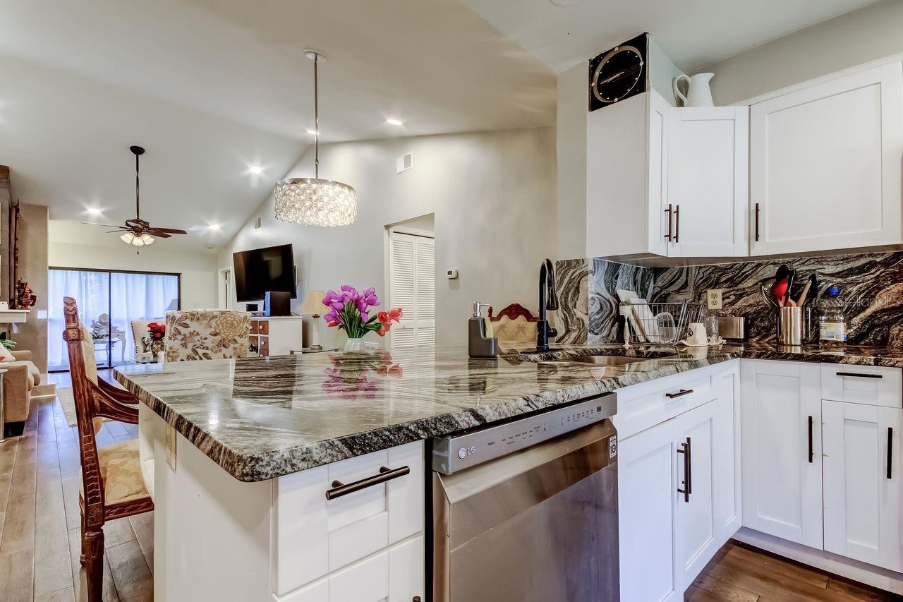 Image 8 of 31 For 3163 Landmark Drive 623