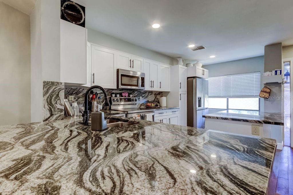 Image 9 of 31 For 3163 Landmark Drive 623