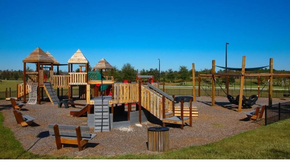 Image 37 of 39 For 21842 Lyonia Lane