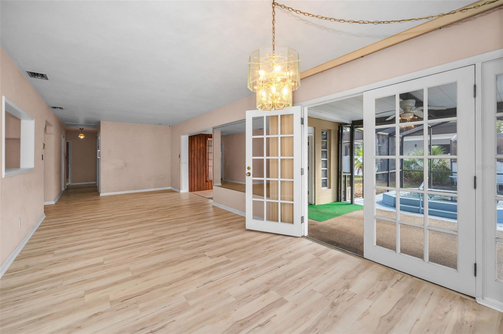 Image 12 of 57 For 2122 Erna Drive