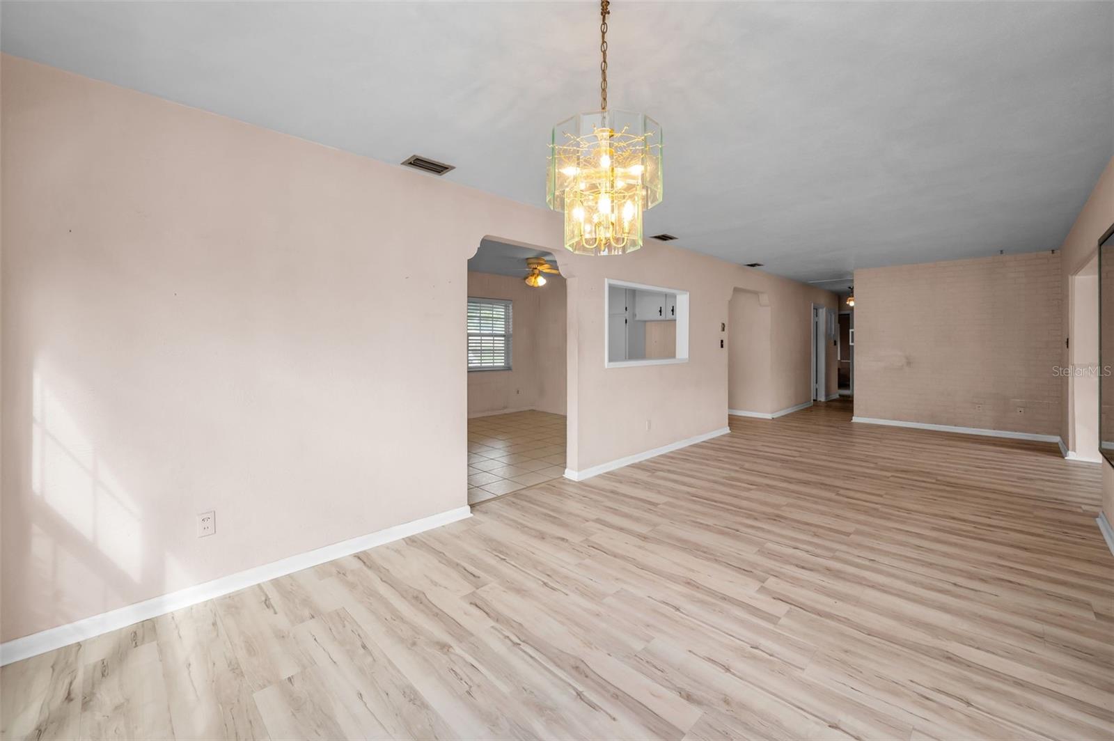 Image 13 of 57 For 2122 Erna Drive