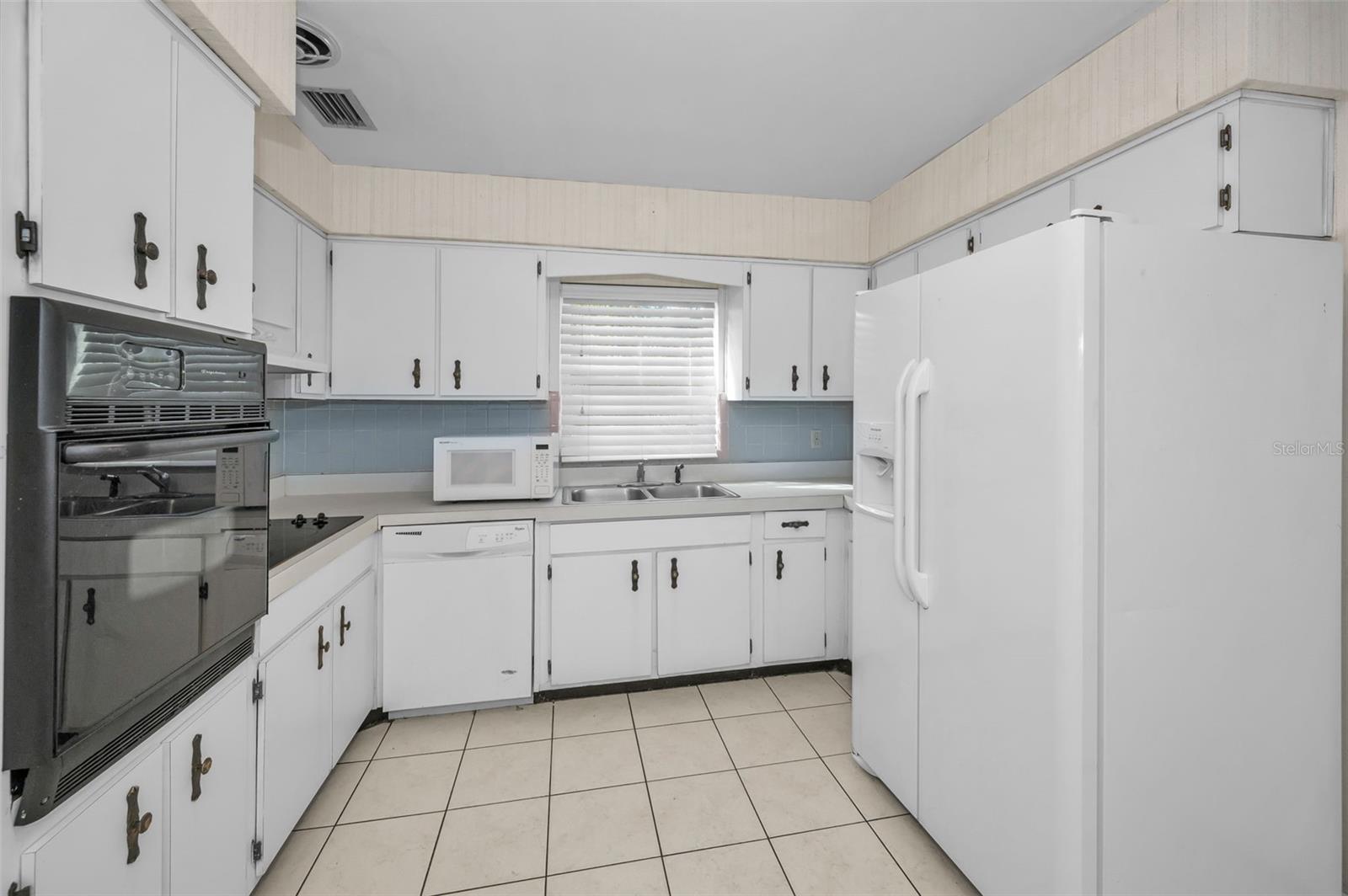 Image 15 of 57 For 2122 Erna Drive