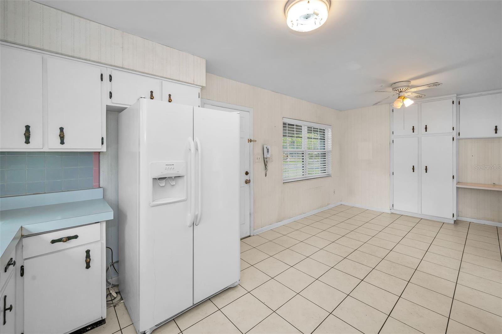 Image 16 of 57 For 2122 Erna Drive