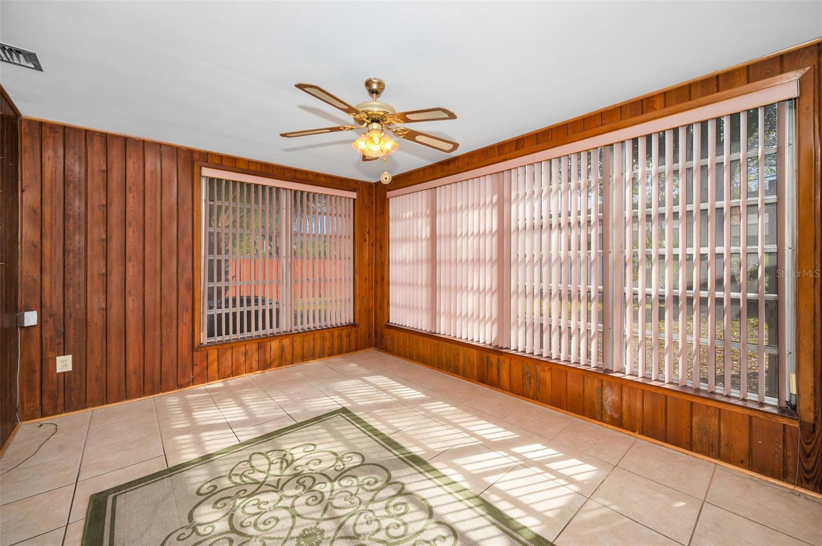 Image 23 of 57 For 2122 Erna Drive