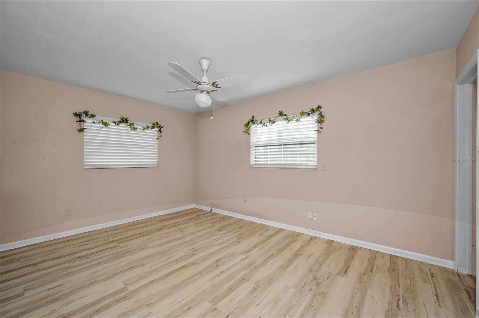 Image 25 of 57 For 2122 Erna Drive