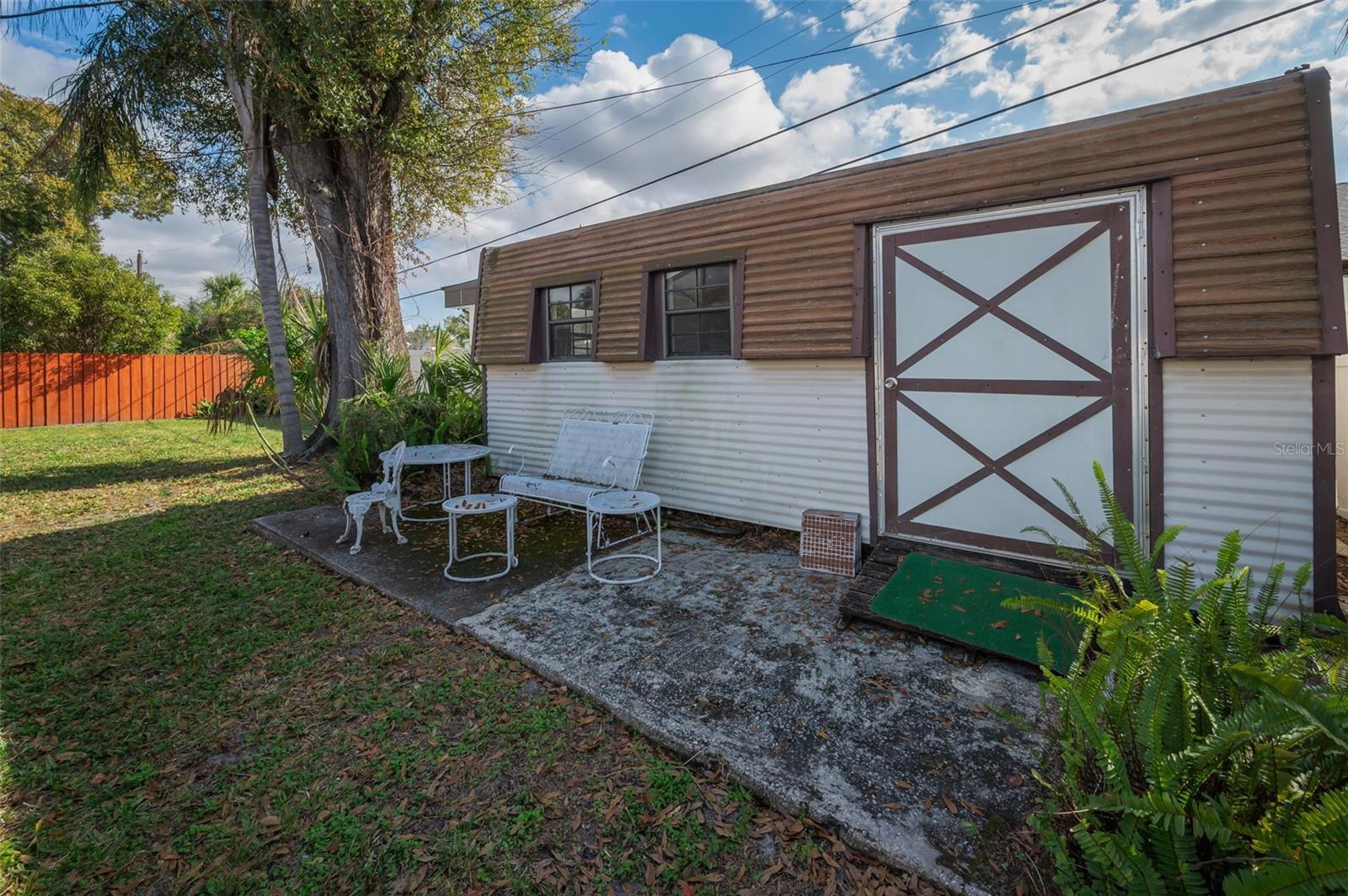 Image 39 of 57 For 2122 Erna Drive