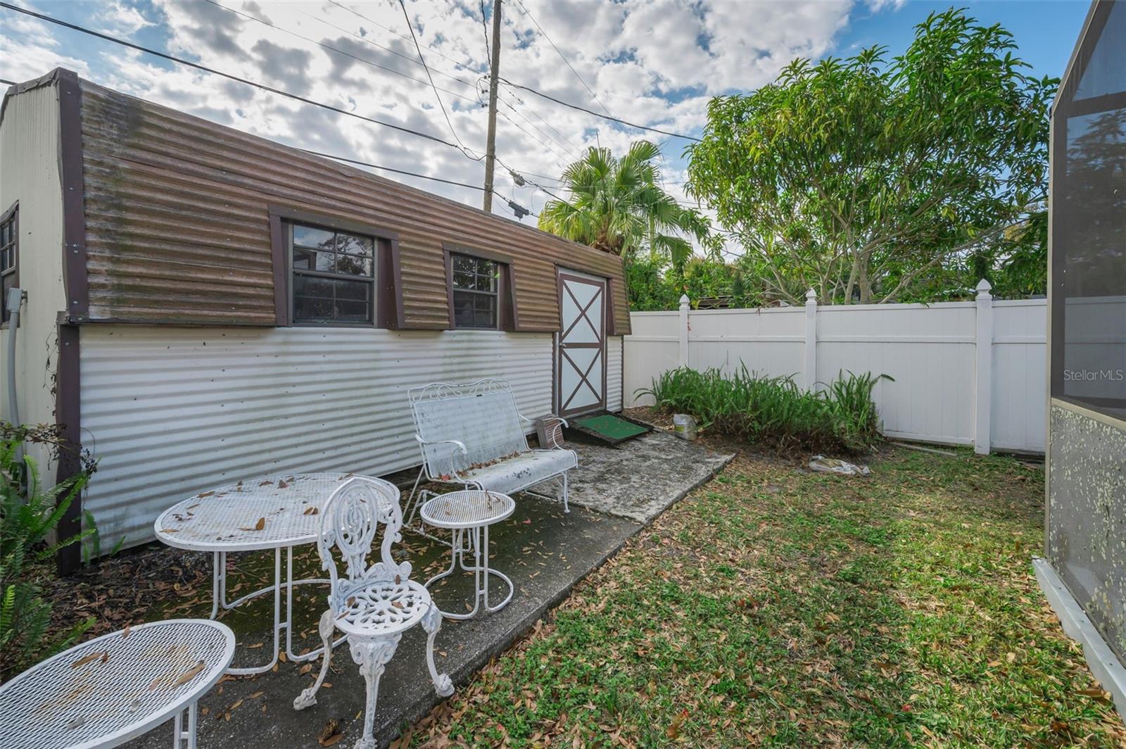 Image 41 of 57 For 2122 Erna Drive