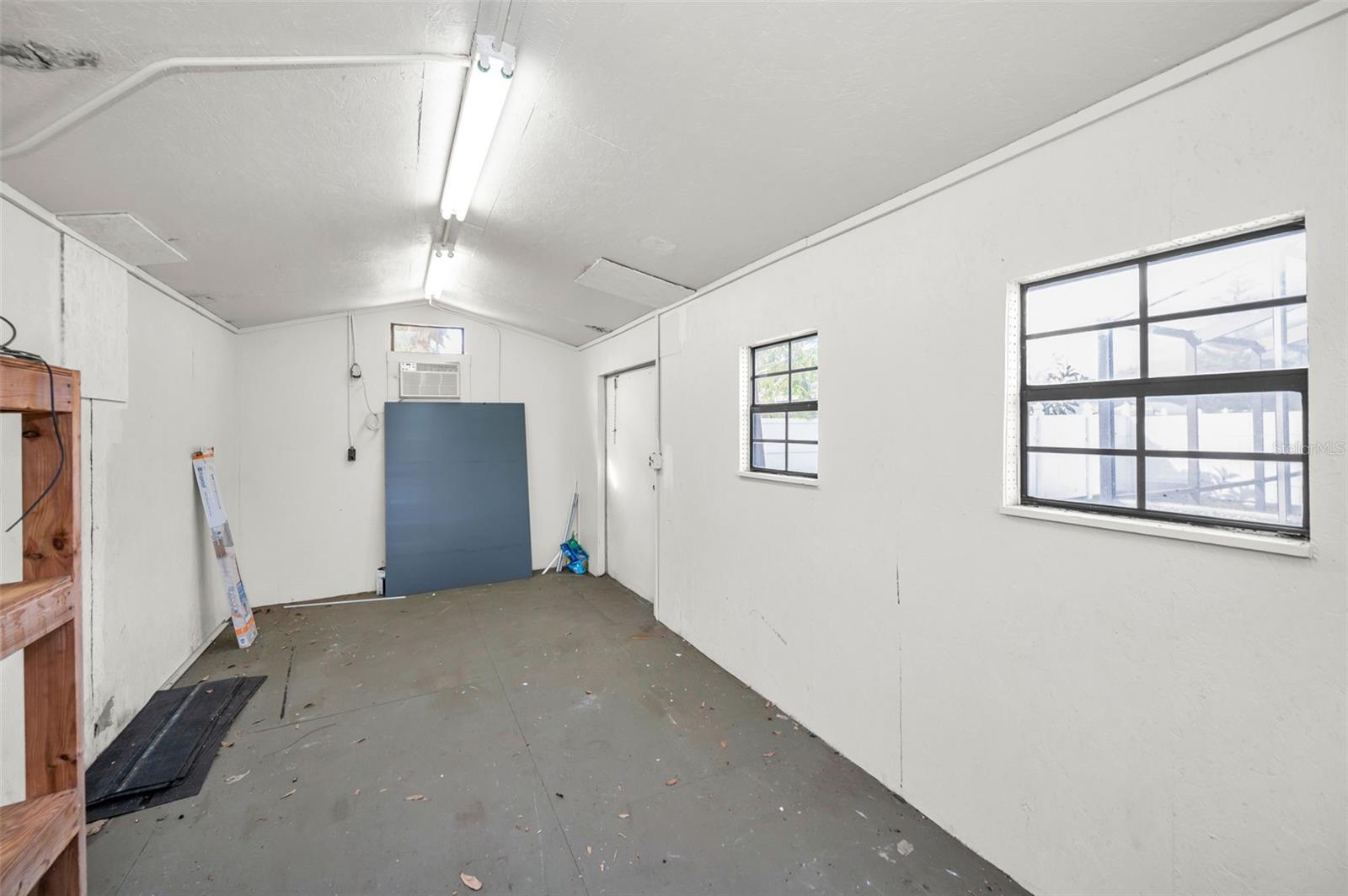 Image 42 of 57 For 2122 Erna Drive