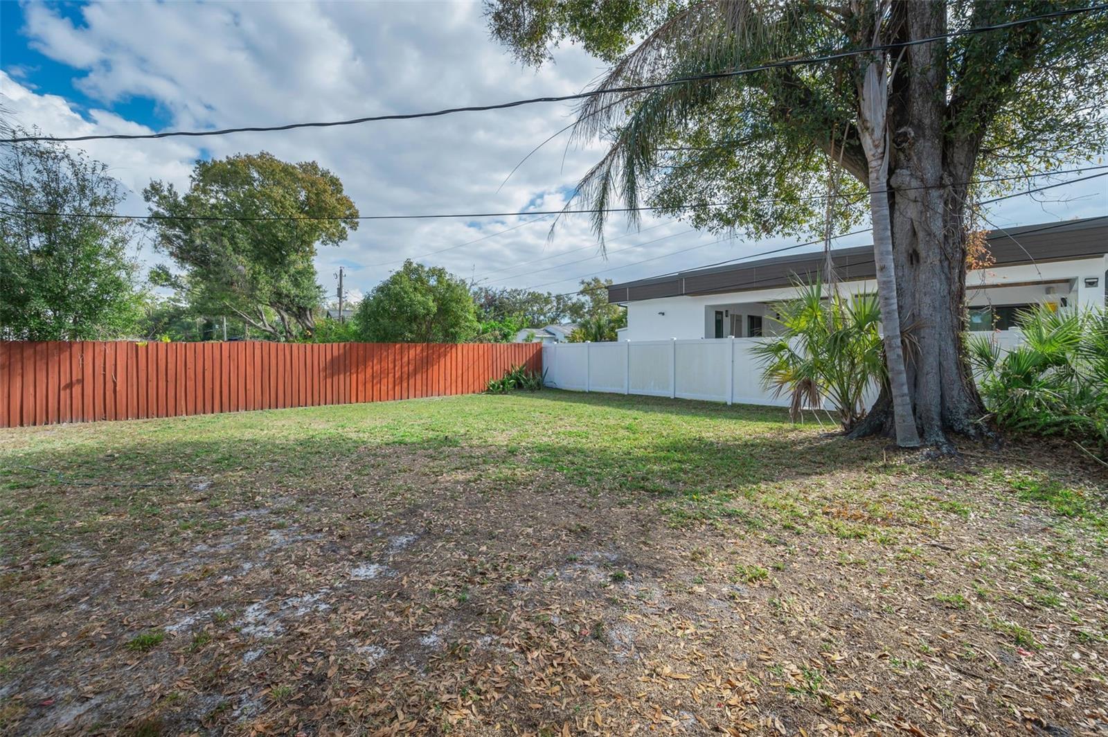 Image 48 of 57 For 2122 Erna Drive