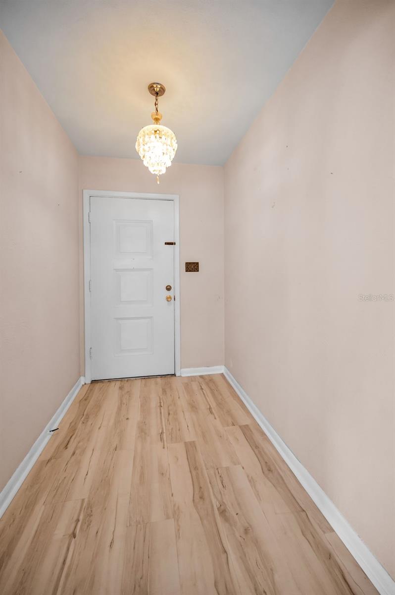 Image 5 of 57 For 2122 Erna Drive