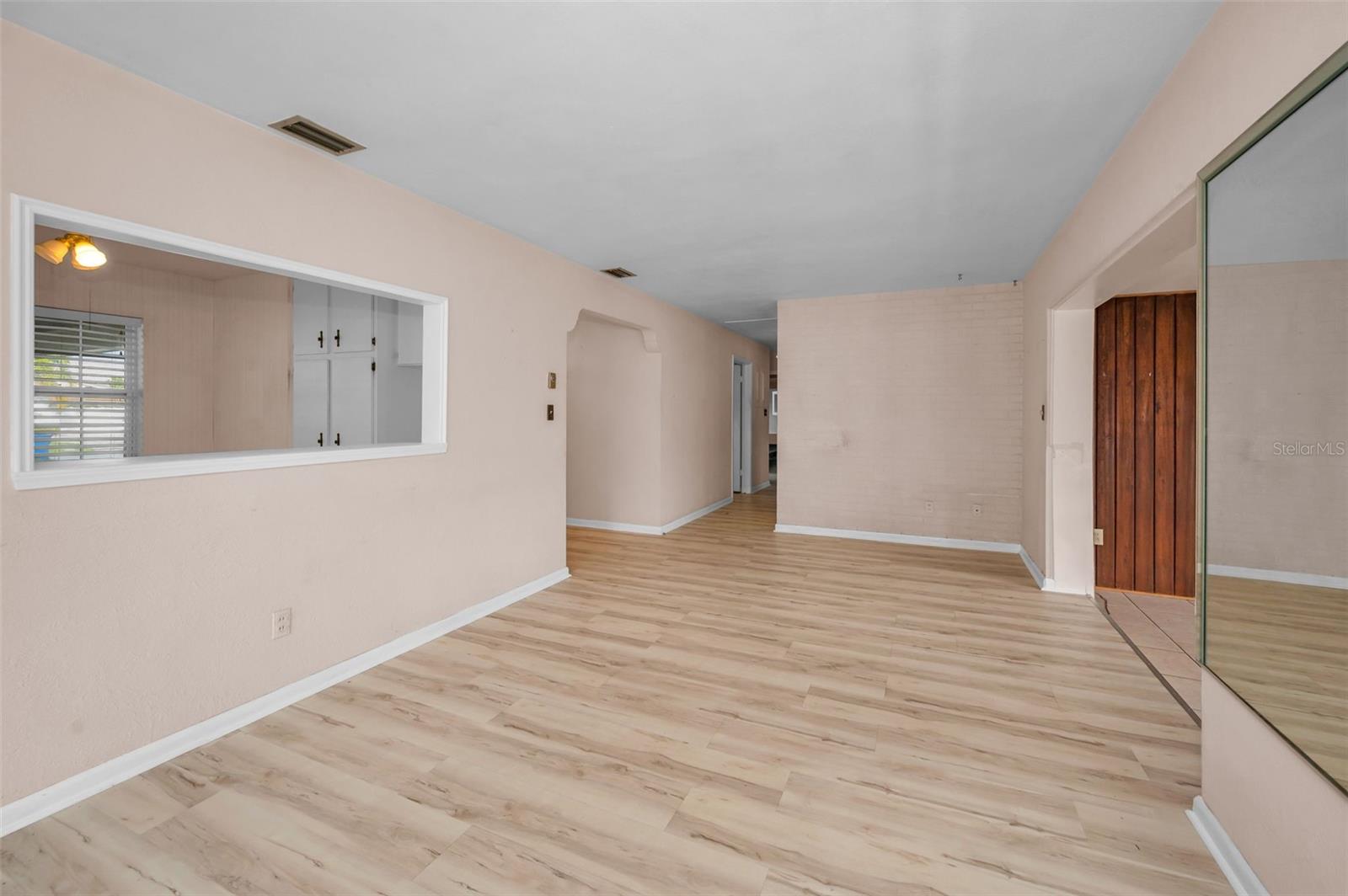 Image 7 of 57 For 2122 Erna Drive