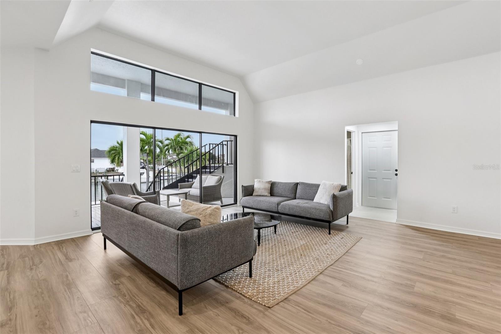 Image 11 of 72 For 120 8th Street E