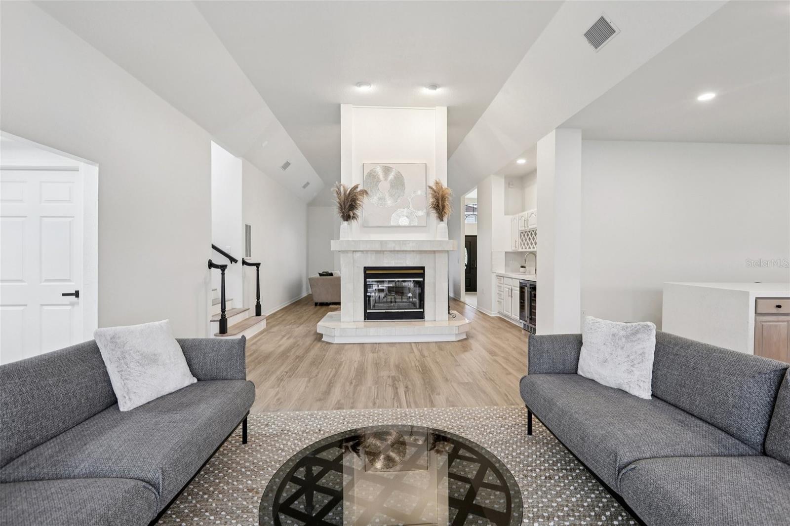 Image 13 of 72 For 120 8th Street E