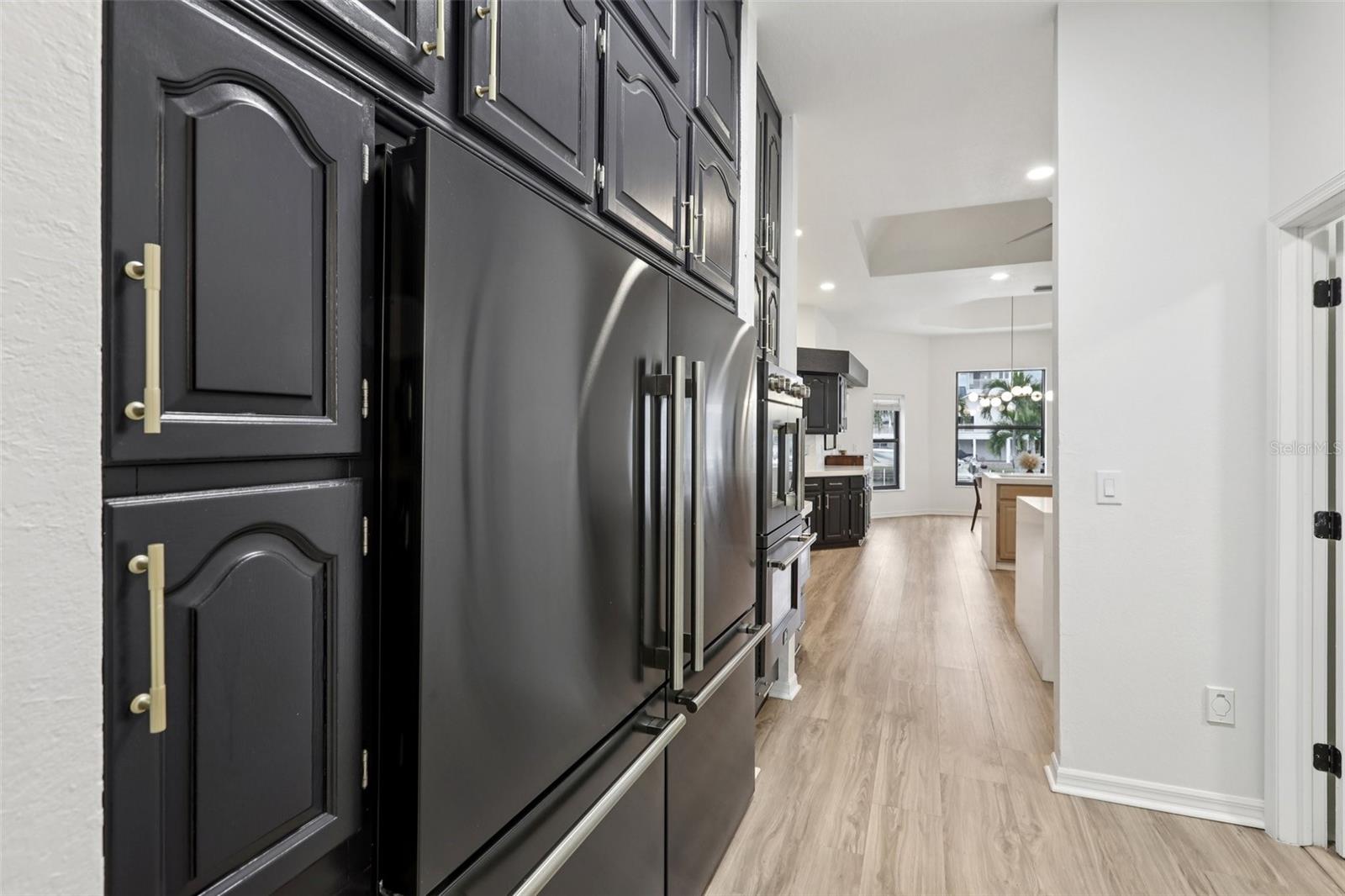 Image 22 of 72 For 120 8th Street E