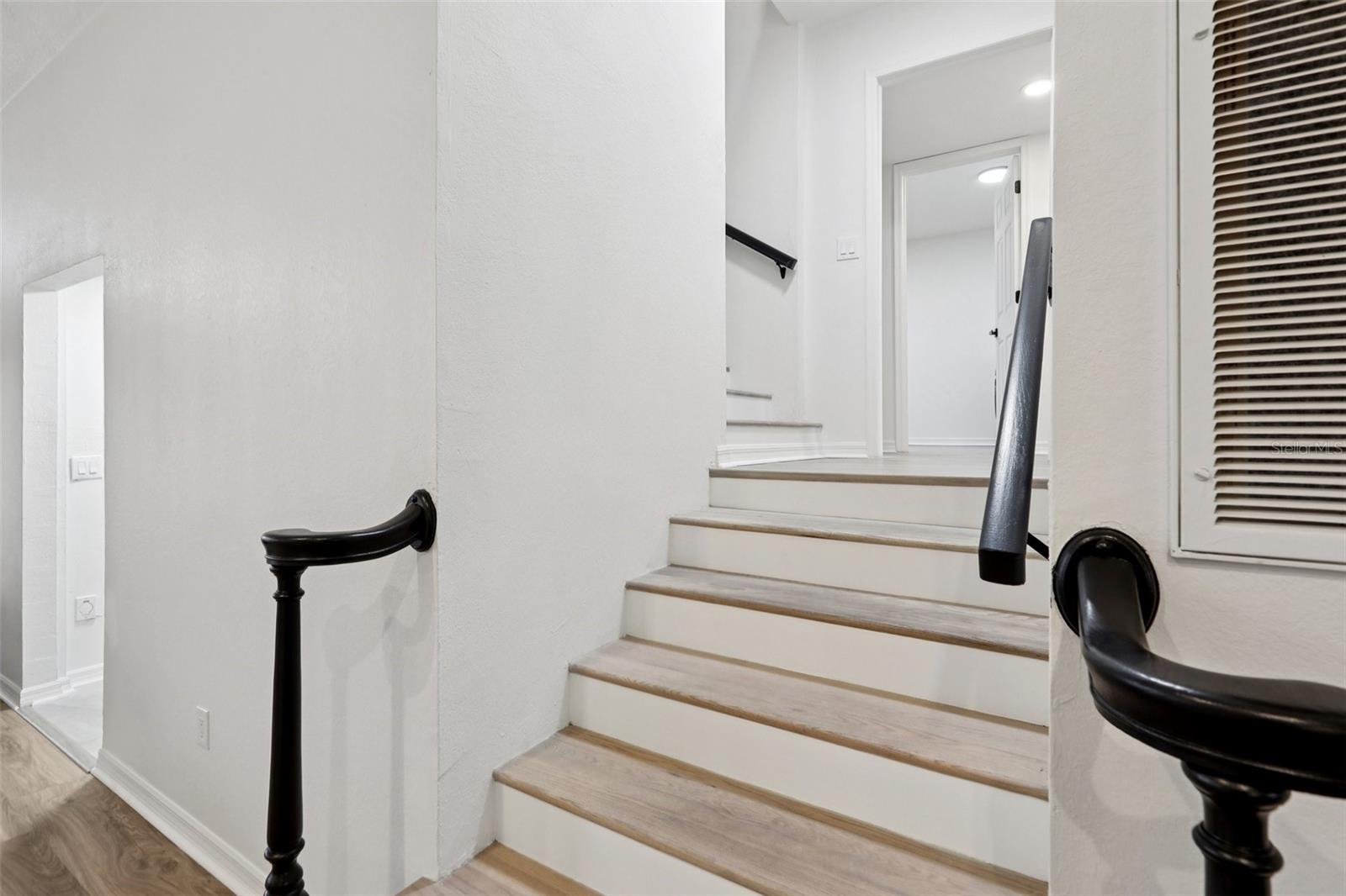 Image 28 of 72 For 120 8th Street E