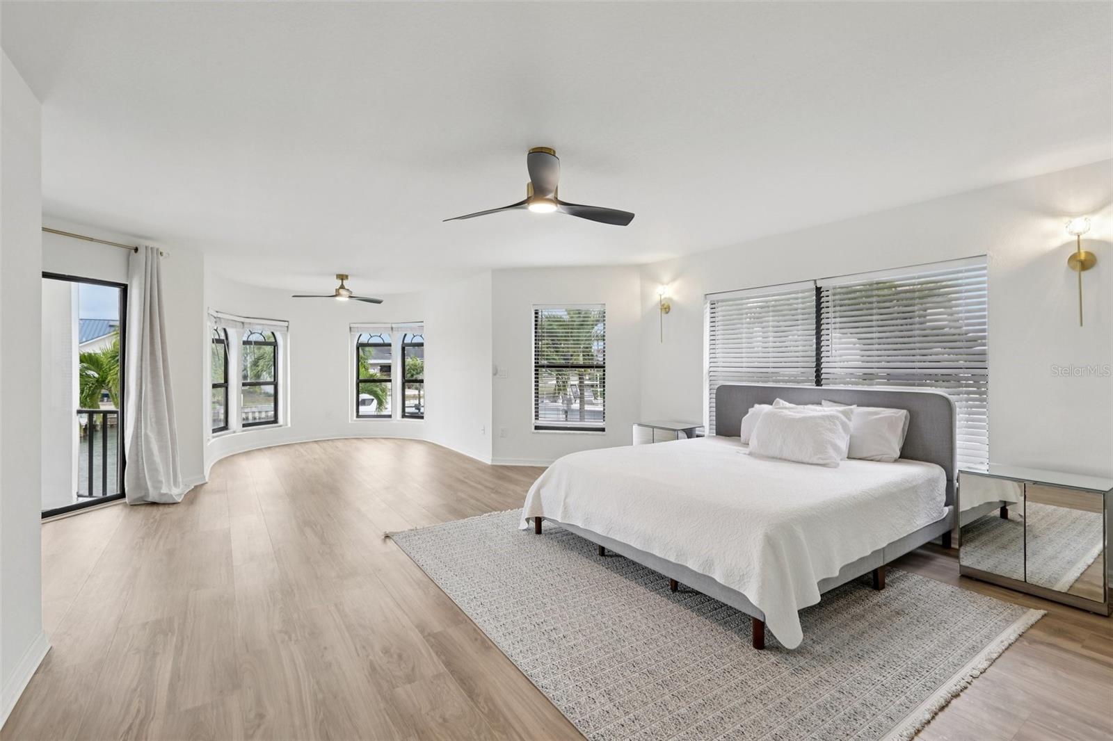 Image 33 of 72 For 120 8th Street E