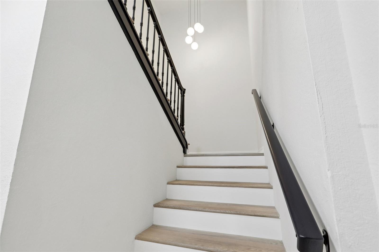 Image 35 of 72 For 120 8th Street E