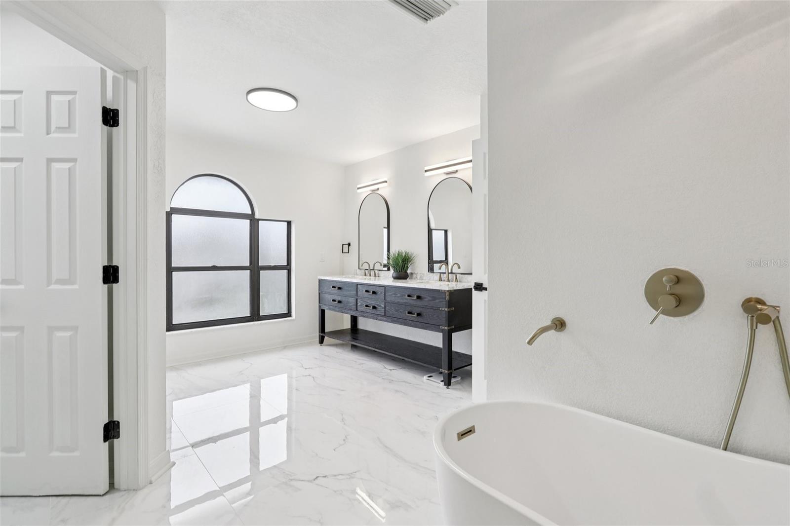 Image 49 of 72 For 120 8th Street E