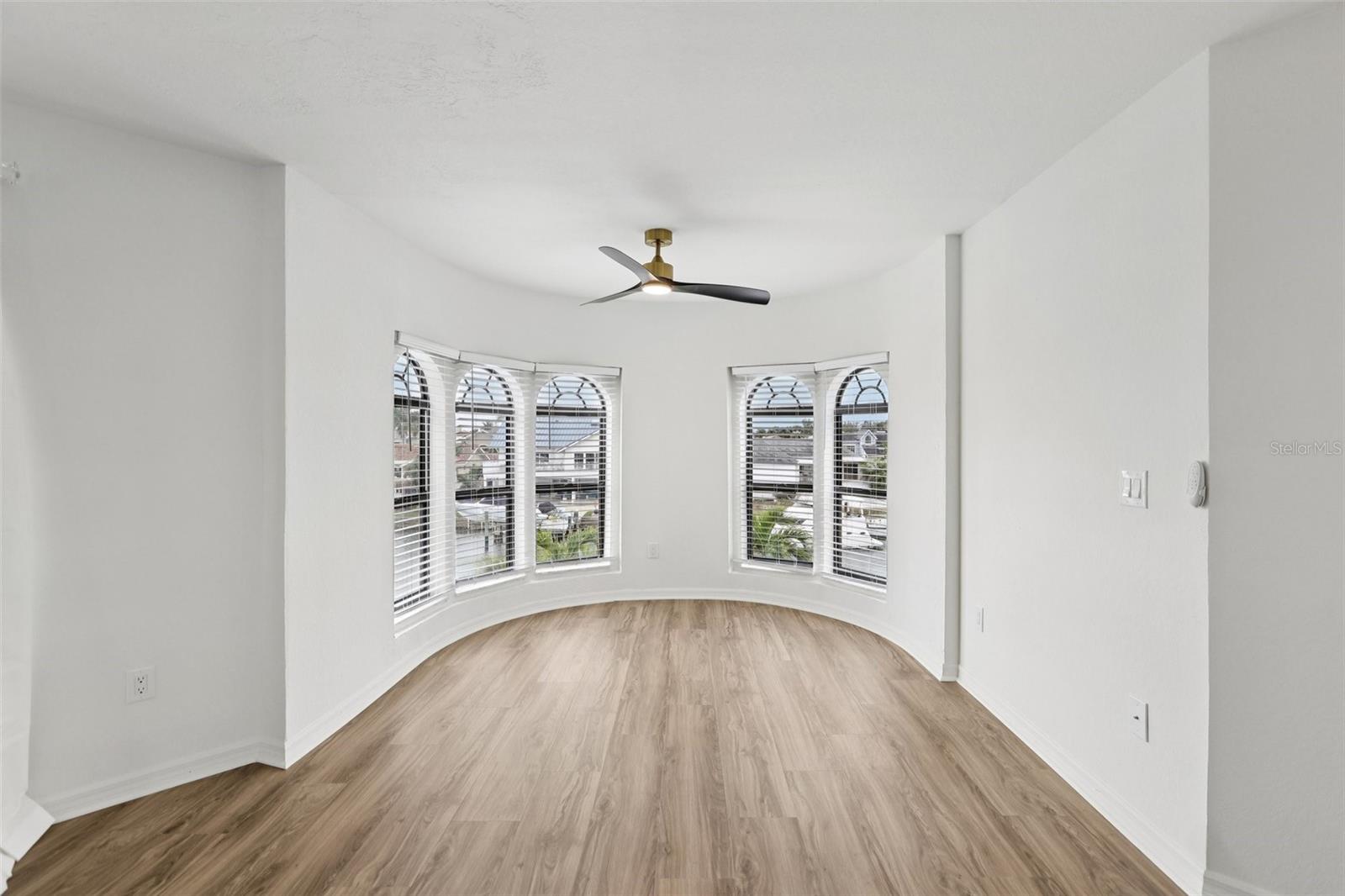 Image 52 of 72 For 120 8th Street E