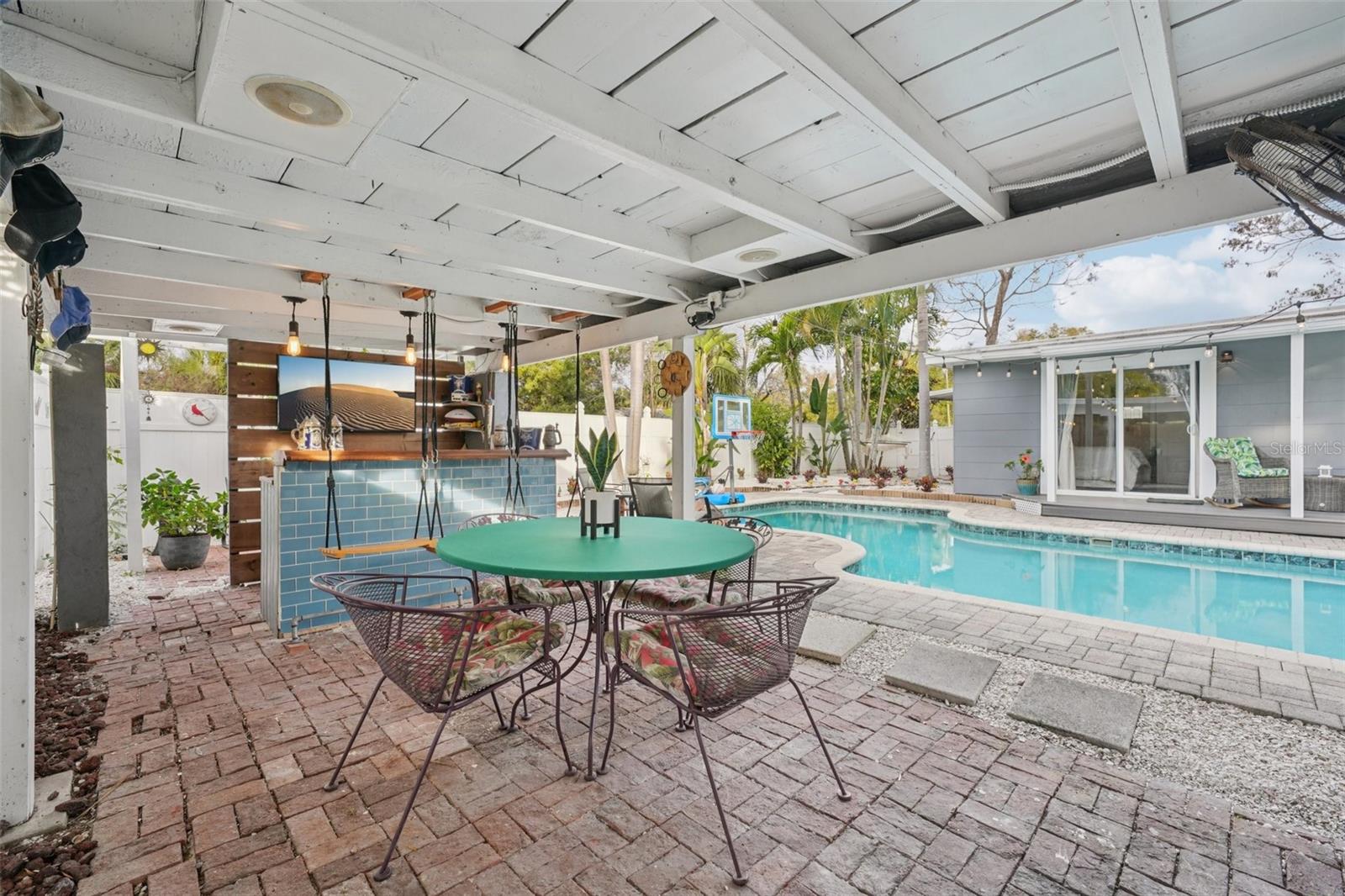 Image 33 of 49 For 2172 42nd Avenue N