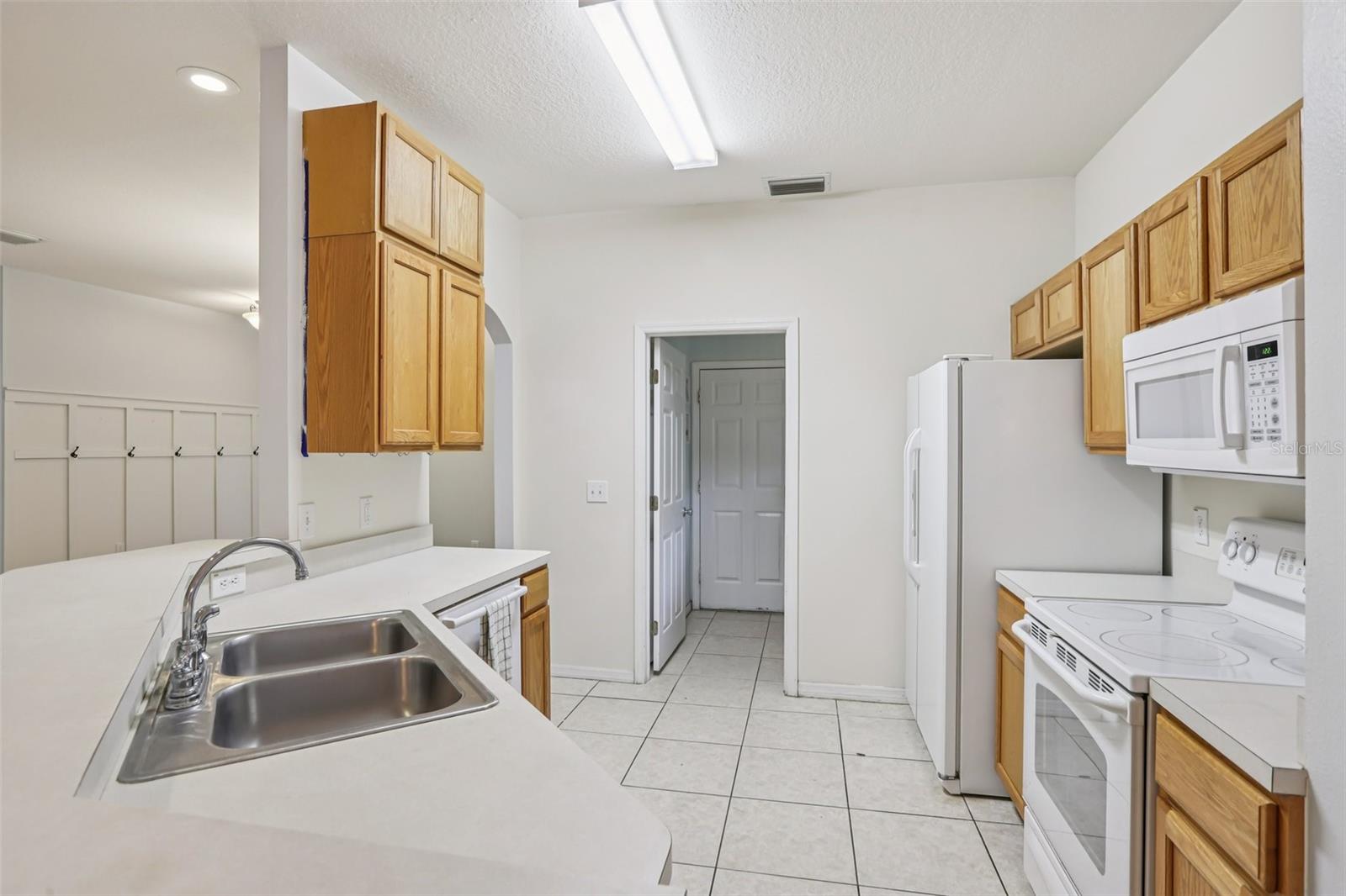 Image 10 of 28 For 12707 Linda Drive