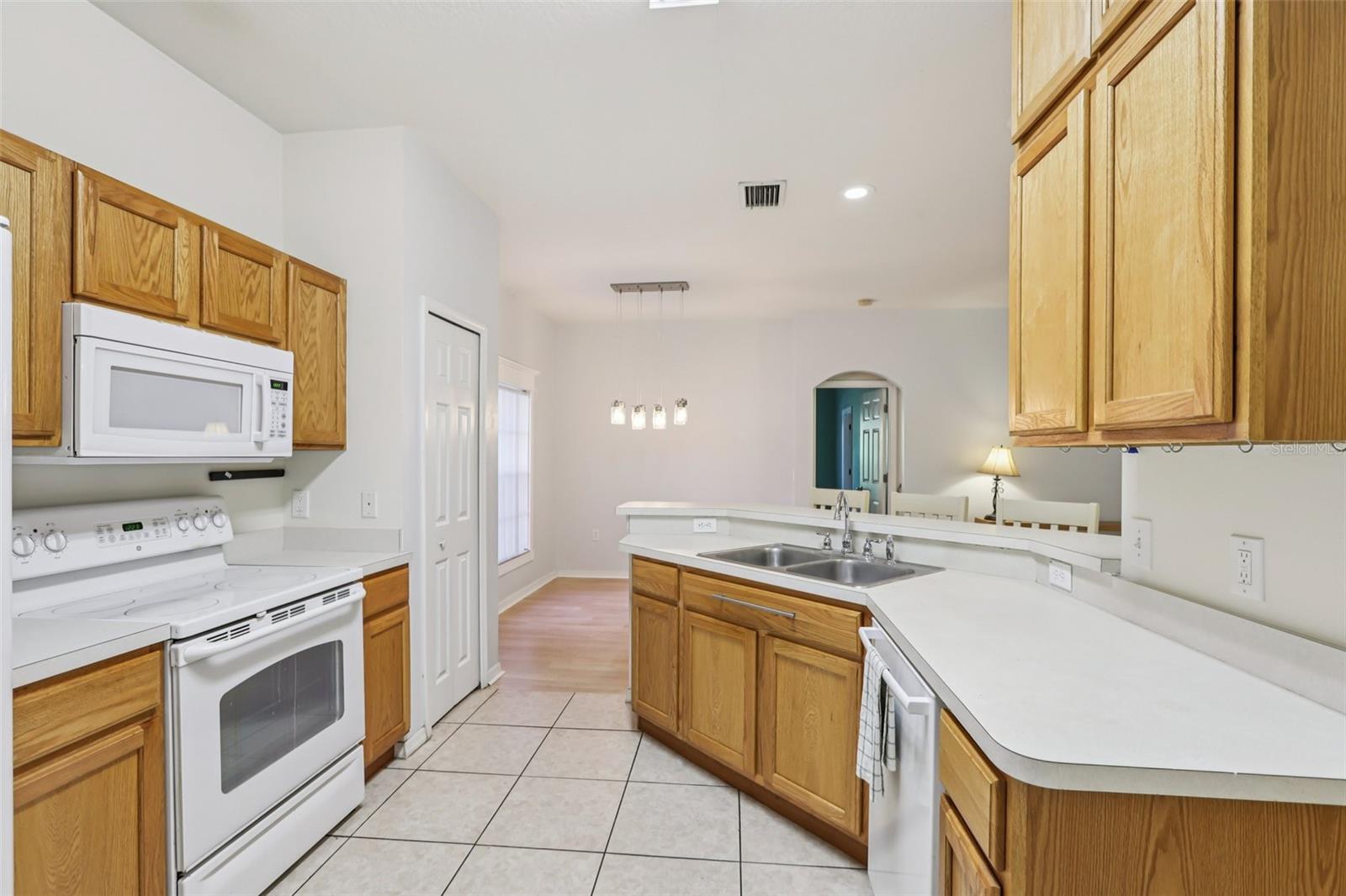 Image 11 of 28 For 12707 Linda Drive