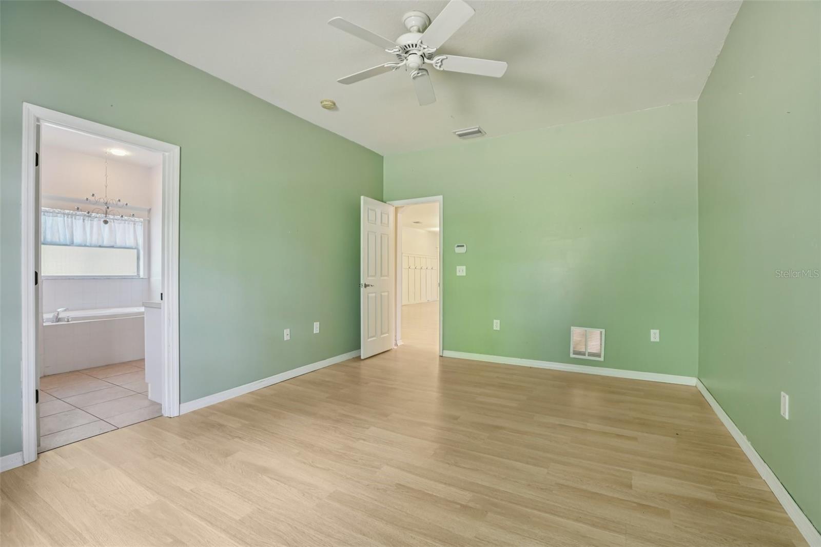 Image 15 of 28 For 12707 Linda Drive