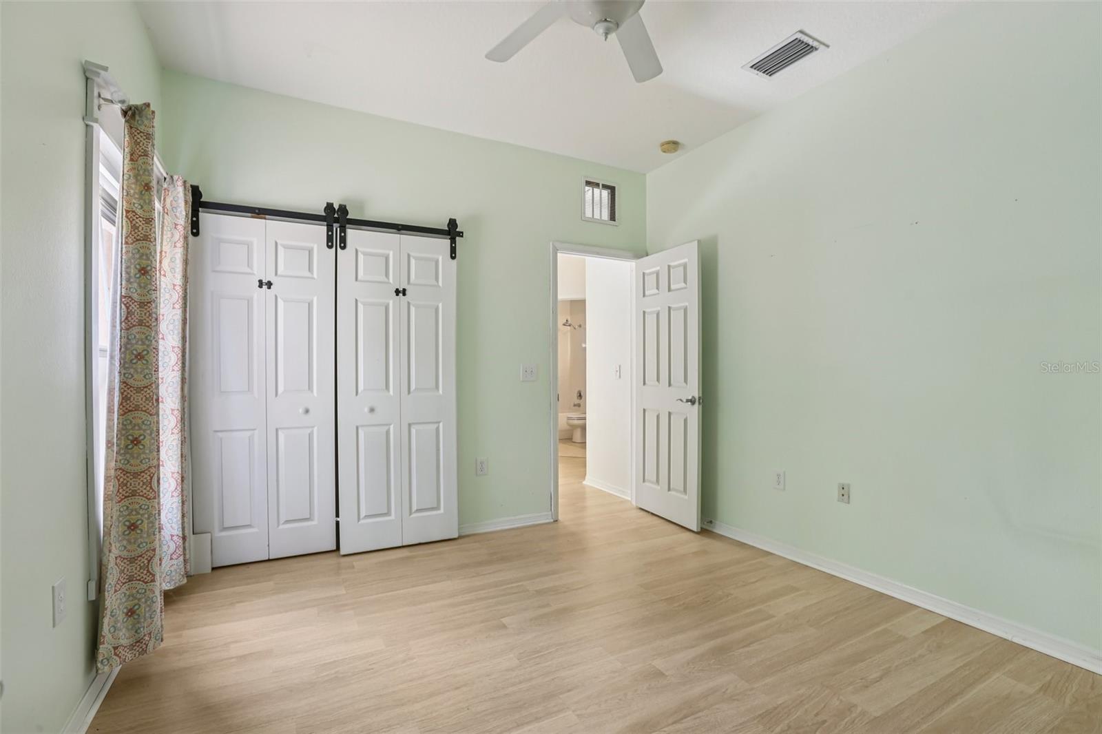 Image 22 of 28 For 12707 Linda Drive