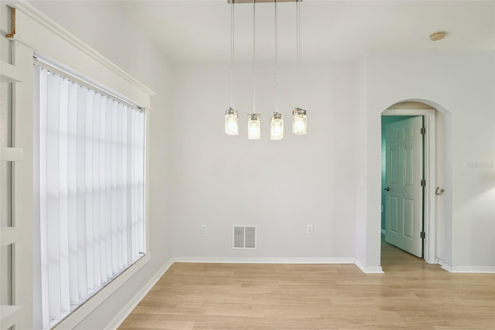 Image 9 of 28 For 12707 Linda Drive