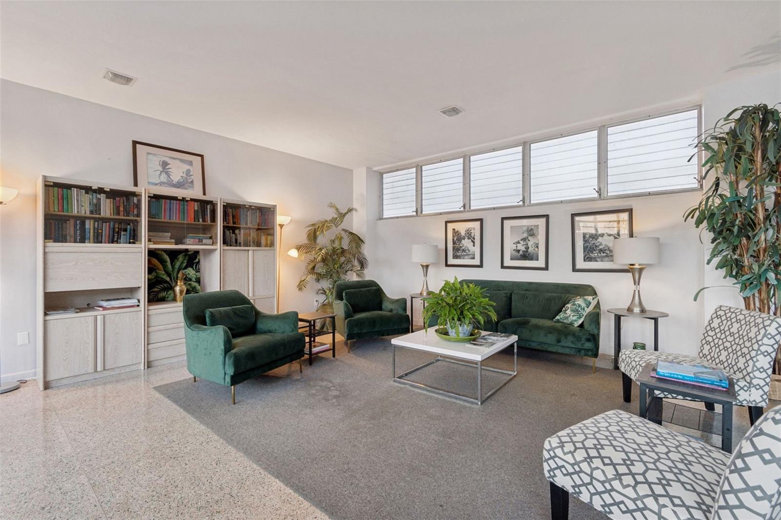 Image 10 of 39 For 750 Burlington Avenue N 4l