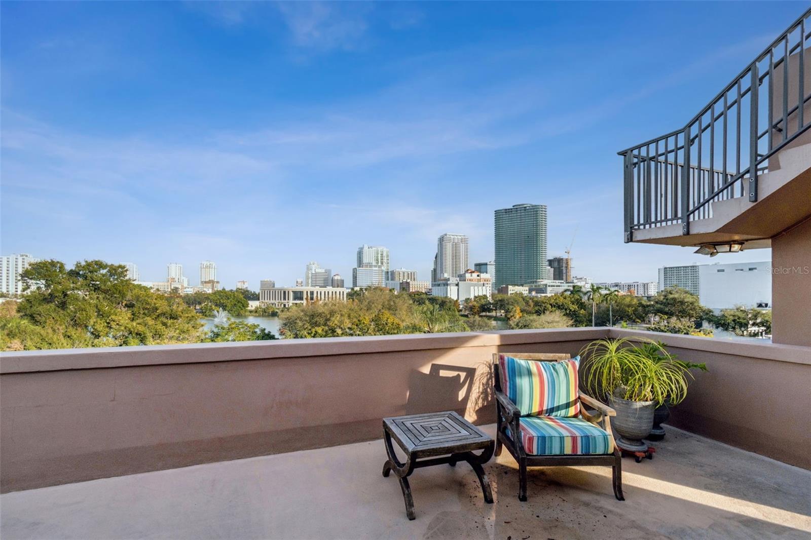 Image 11 of 39 For 750 Burlington Avenue N 4l