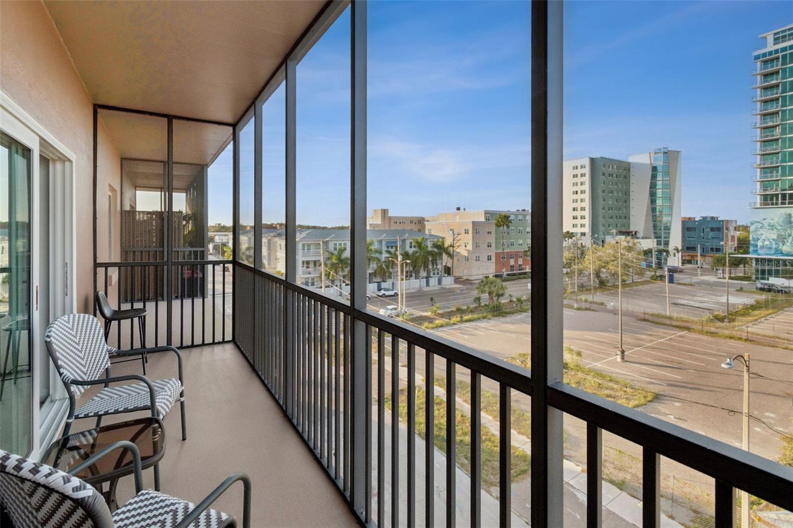 Image 25 of 39 For 750 Burlington Avenue N 4l