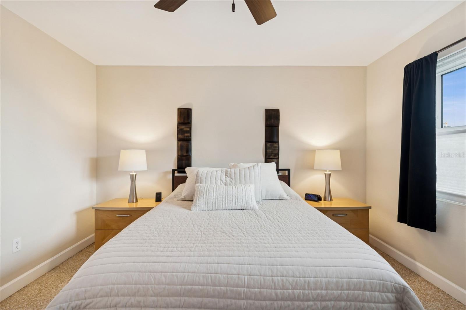 Image 27 of 39 For 750 Burlington Avenue N 4l