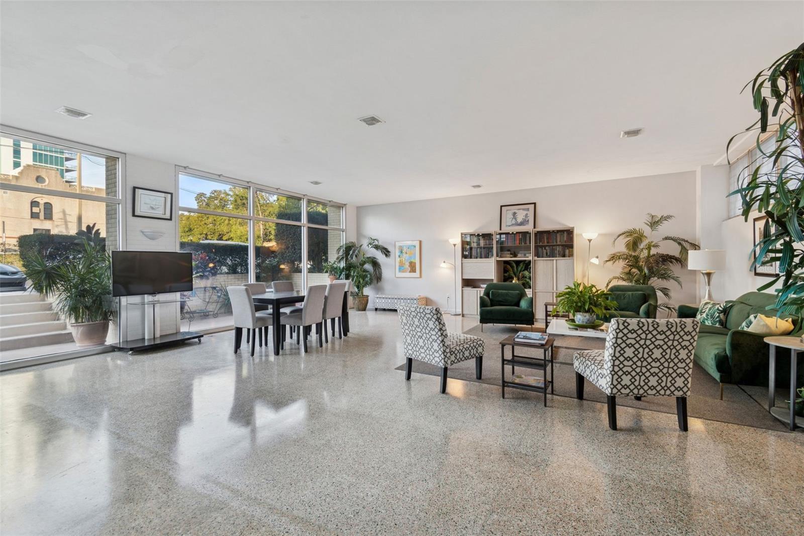 Image 34 of 39 For 750 Burlington Avenue N 4l