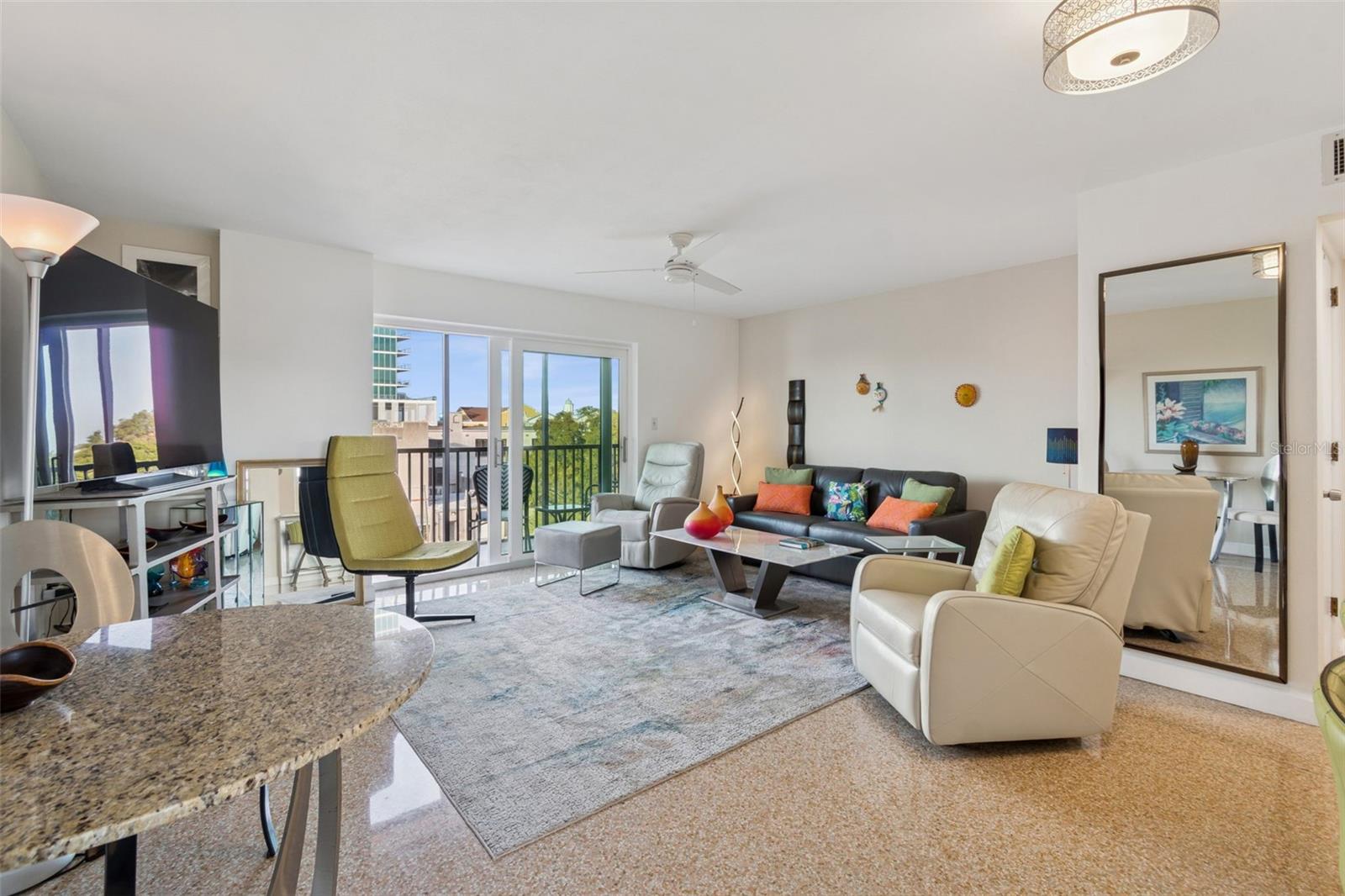 Image 5 of 39 For 750 Burlington Avenue N 4l