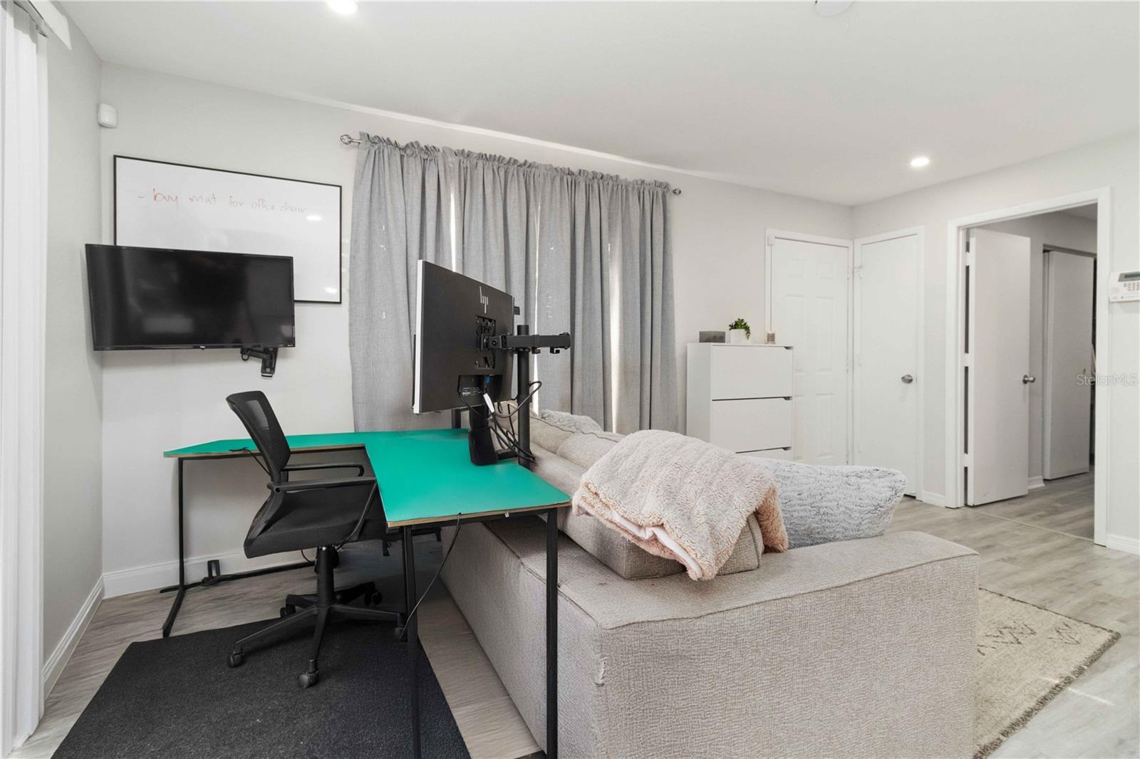 Image 10 of 23 For 14101 Village View Drive