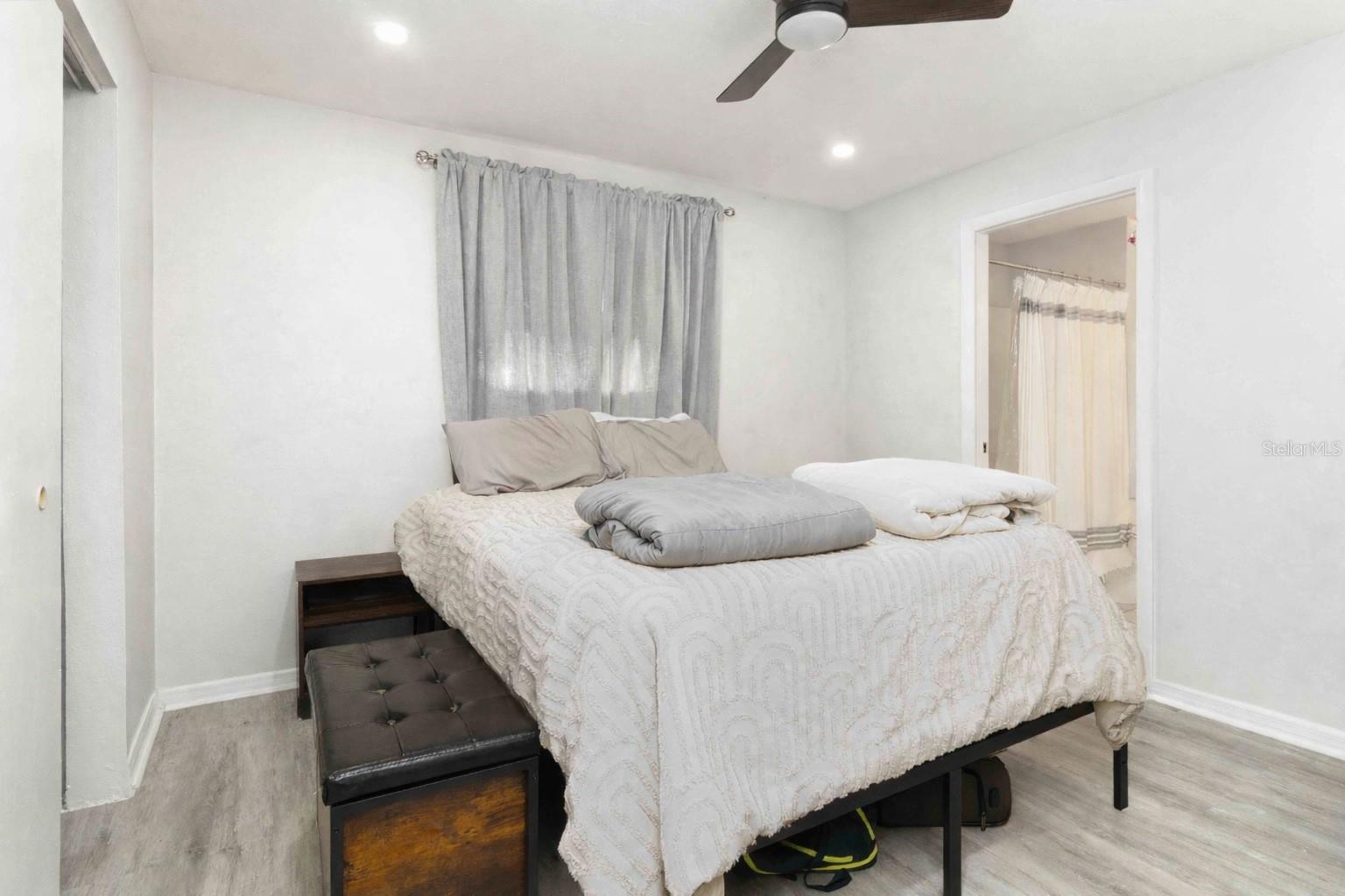 Image 13 of 23 For 14101 Village View Drive