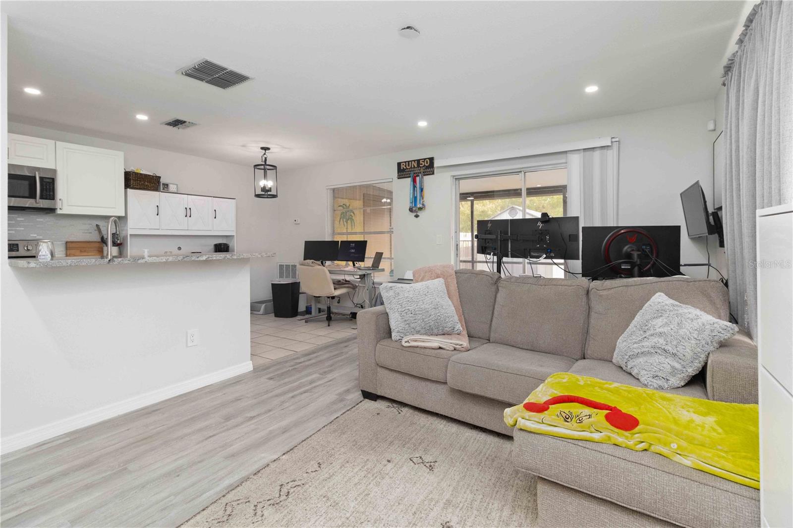 Image 7 of 23 For 14101 Village View Drive