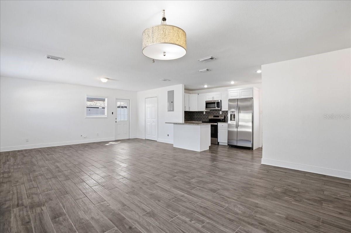 Image 6 of 19 For 4408 Wisconsin Avenue