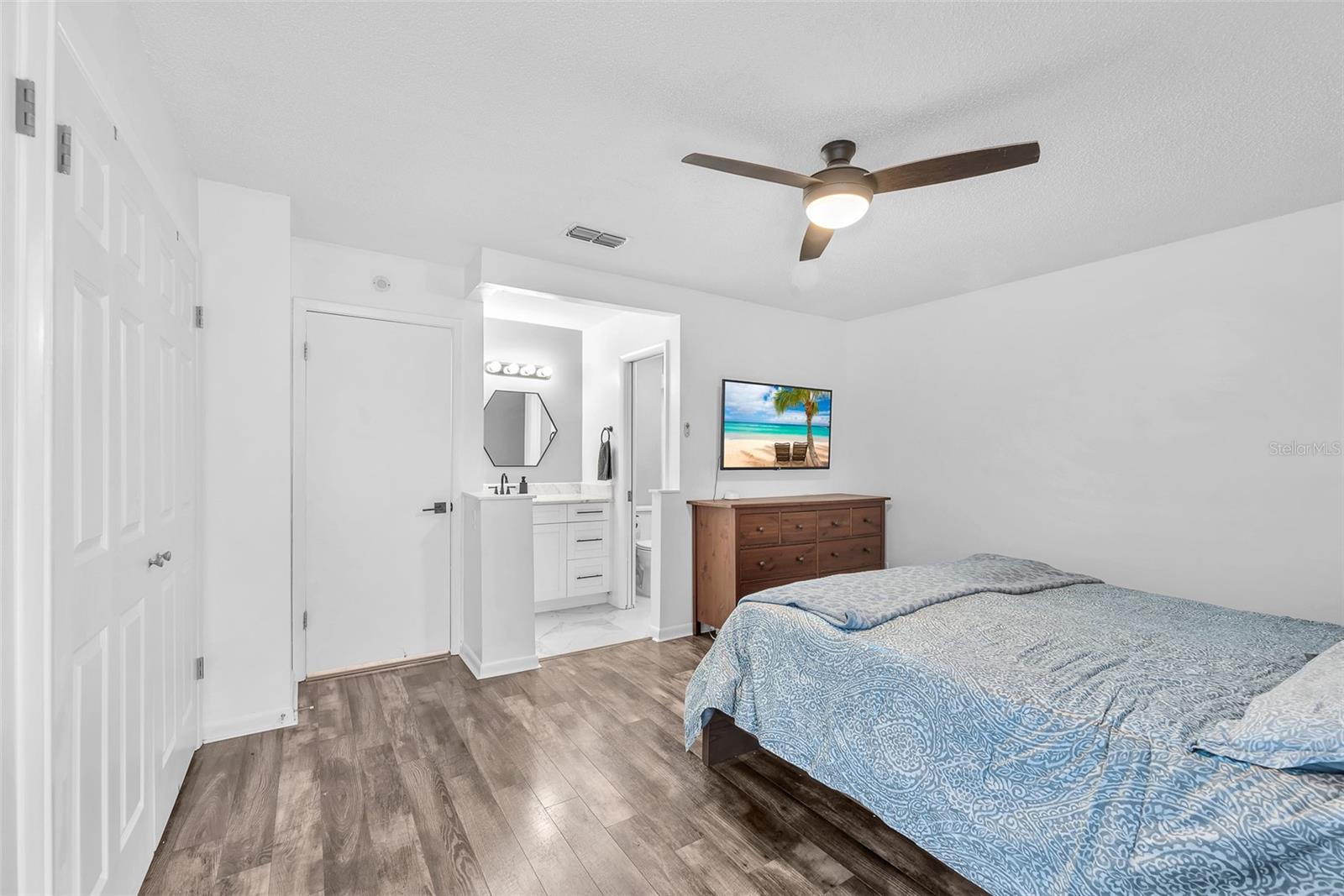 Image 14 of 33 For 4706 Heath Avenue