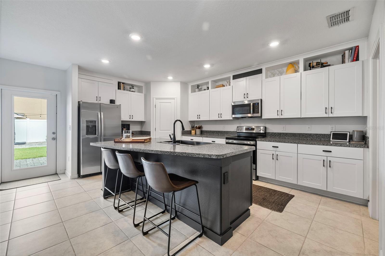 Image 19 of 95 For 4311 Romano Busciglio Street