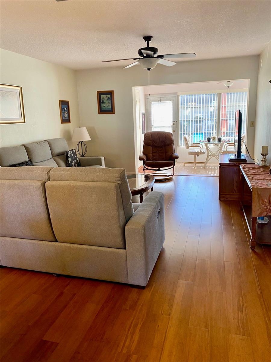 Image 13 of 30 For 1662 Lake Avenue 6