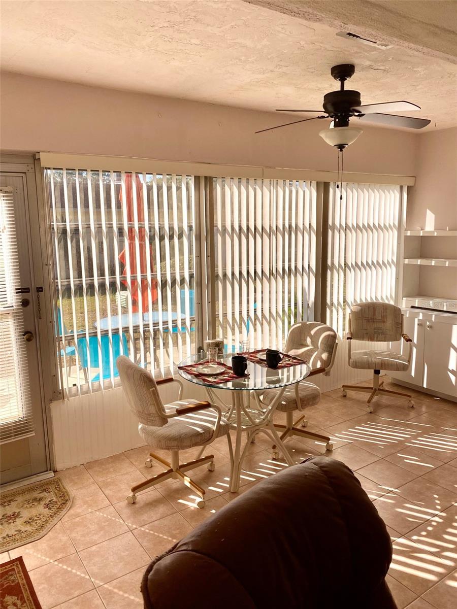 Image 15 of 30 For 1662 Lake Avenue 6